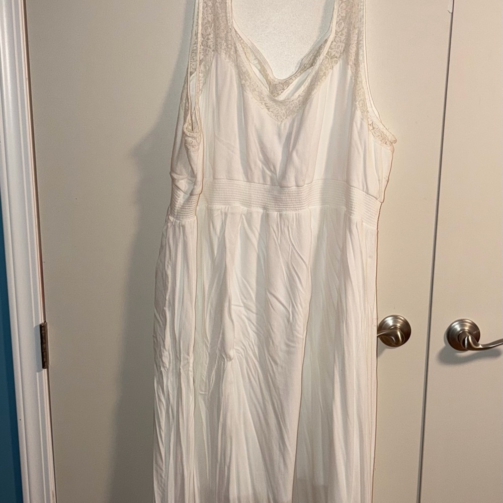 torrid Ivory Lace-Trim Maxi Dress - Picture 2 of 3